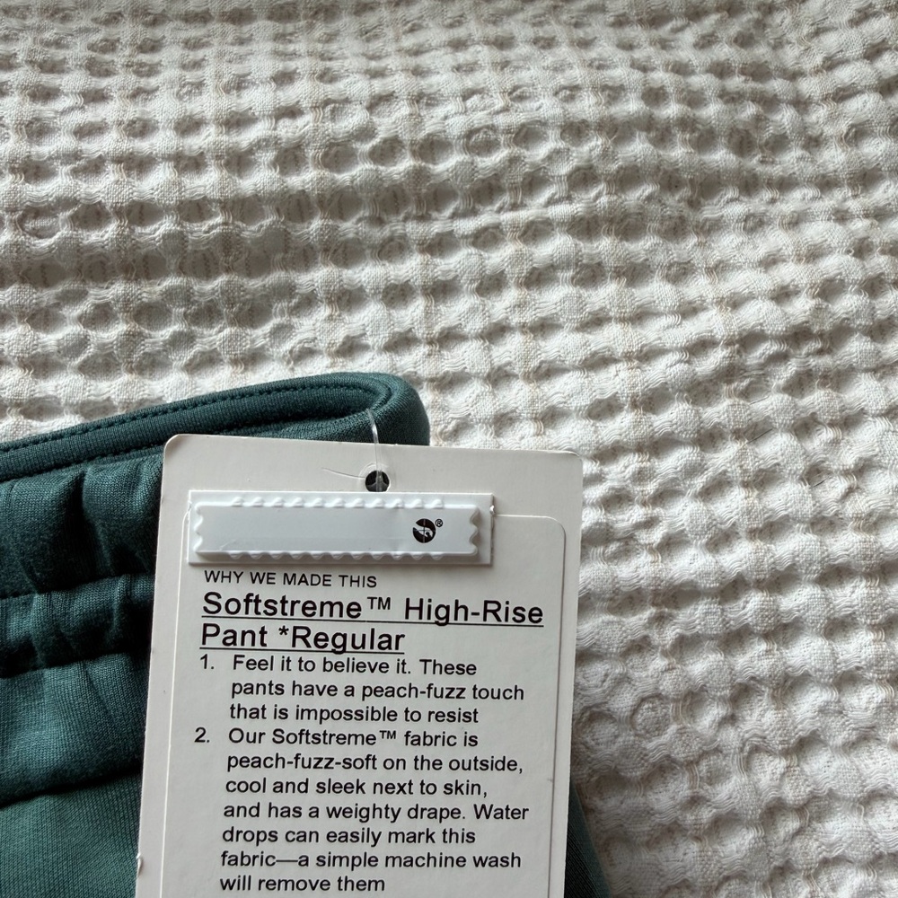 lululemon softstreme high rise pant - Picture 2 of 3